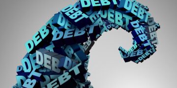 Living in Luxury – or Drowning in Debt?