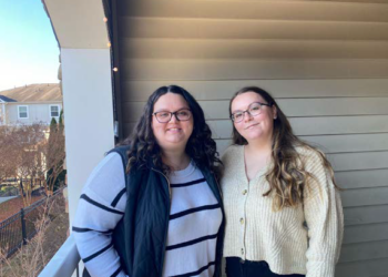 JMU Valley Scholars Jenna and Tessa.